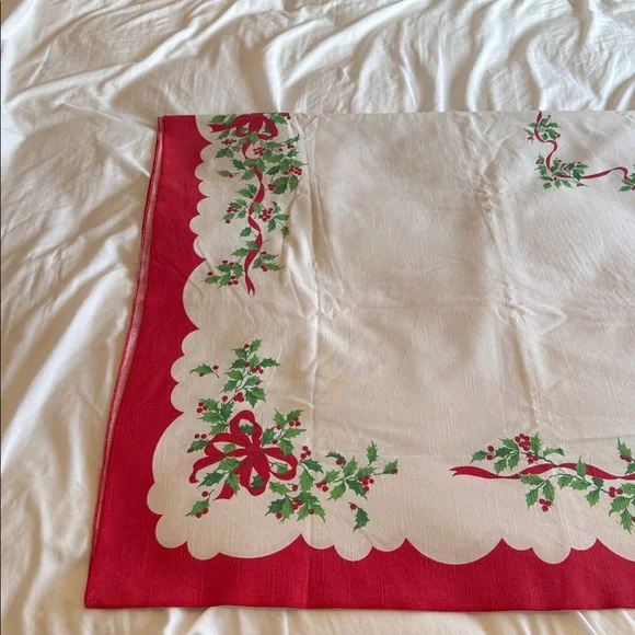 Vintage Christmas Table Cloth - approx 60” x 80” - Picture 8 of 11
